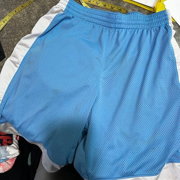 NIKE boys S (4-6) basketball shorts, blue/white, elastic drawstring waist - Picture 1 of 3